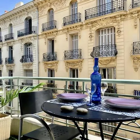 Magnificent - Carré D'or