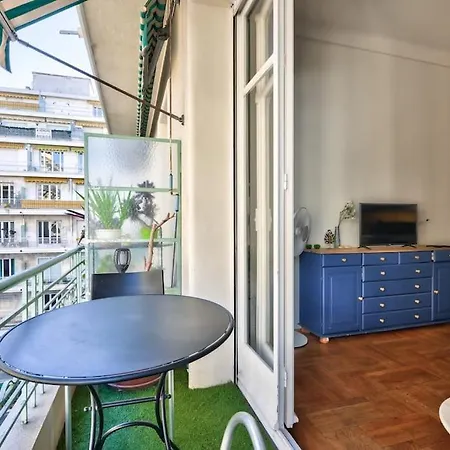 Magnificent - Carre D'or * Νίκαια