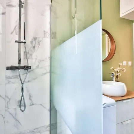 Magnificent - Carre D'or * Νίκαια