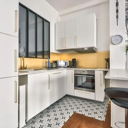 Magnificent - Carre D'or